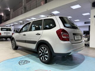 2026 Lada (ВАЗ) Granta Cross I Рестайлинг, серебристый, 1216000 рублей, вид 3