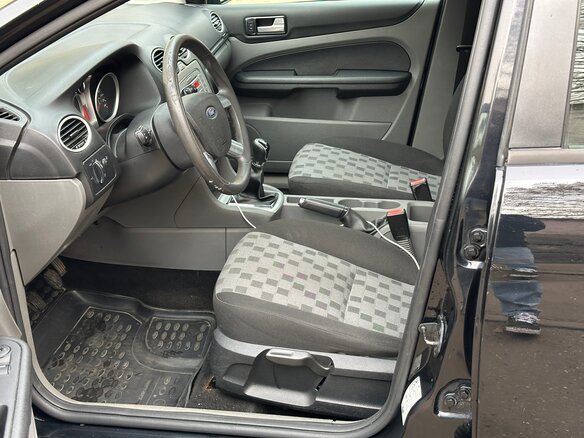 2009 Ford Focus II Рестайлинг, чёрный, 610000 рублей - вид 10