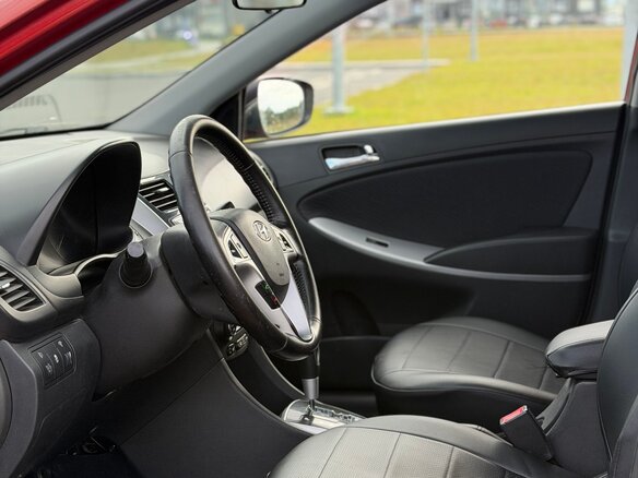 2011 Hyundai Solaris I, красный - вид 10