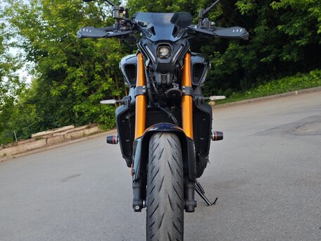 2021 Yamaha MT-09 (FZ-09), синий, 1160000 рублей, вид 3
