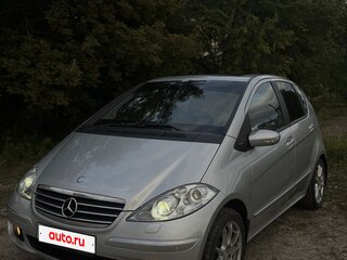 2008 Mercedes-Benz A-Класс 200 II (W169) Рестайлинг, серебристый, 900000 рублей, вид 1