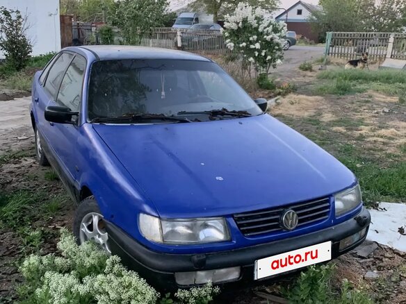 1993 Volkswagen Passat B4, синий