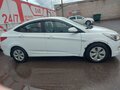 2016 Hyundai Solaris I Рестайлинг, белый, 600000 рублей - вид 9