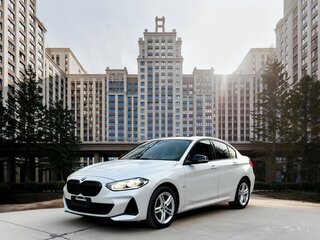 2021 BMW 1 серии 120i III (F52) Рестайлинг, белый, 2500000 рублей, вид 1