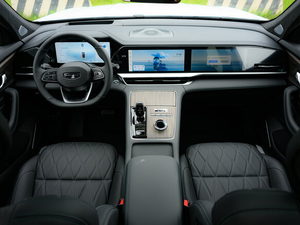 2026 Volga K50, белый, 4349000 рублей - вид 19