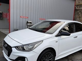 2018 Hyundai Solaris II, белый, 950000 рублей, вид 4