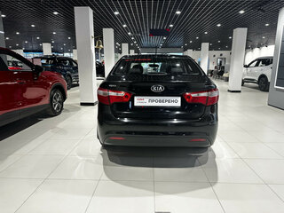 2014 Kia Rio 6-speed III, чёрный, 768000 рублей, вид 3