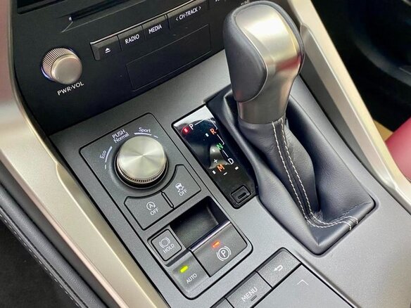2021 Lexus NX 200 I Рестайлинг, серебристый, 2900000 рублей - вид 16
