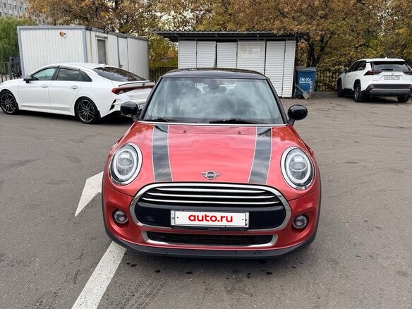 2020 Mini Hatch Cooper III (F55/F56) Рестайлинг, красный, 2300000 рублей