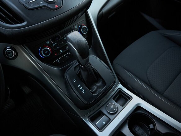 2017 Ford Kuga II Рестайлинг, коричневый, 1598000 рублей - вид 10