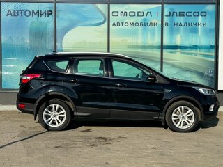 2017 Ford Kuga II Рестайлинг, чёрный, 1695000 рублей, вид 4