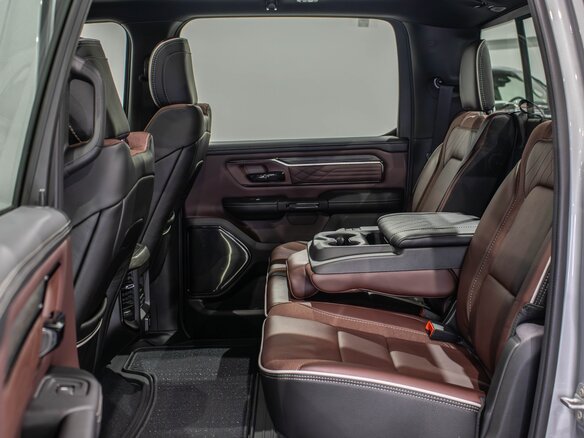 2026 Ram 1500 Crew Cab eTorque V Рестайлинг, серебристый, 11300000 рублей - вид 28