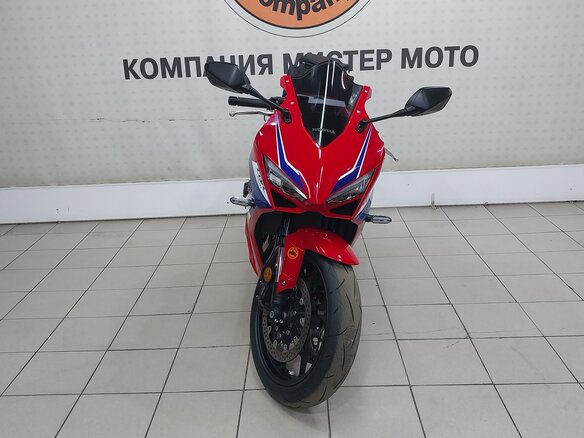 2025 Honda CBR 650R, красный, 1250000 рублей - вид 2