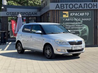 2012 Skoda Fabia II Рестайлинг, серебристый, 700000 рублей, вид 3