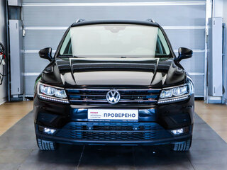 2019 Volkswagen Tiguan II, чёрный, 2175000 рублей, вид 2