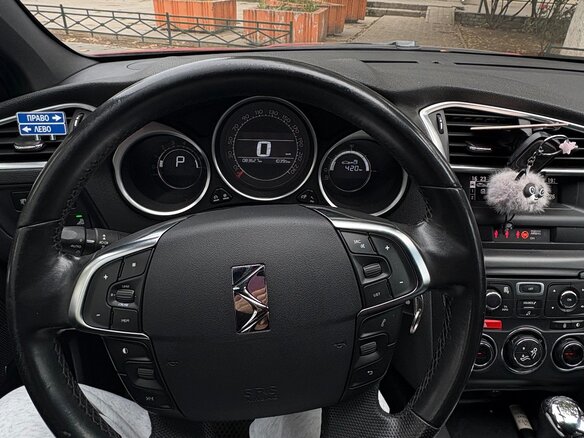 2012 Citroen DS4, красный, 1100000 рублей - вид 4