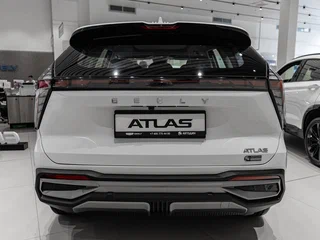 2026 Geely Atlas II, белый, 4119990 рублей, вид 2