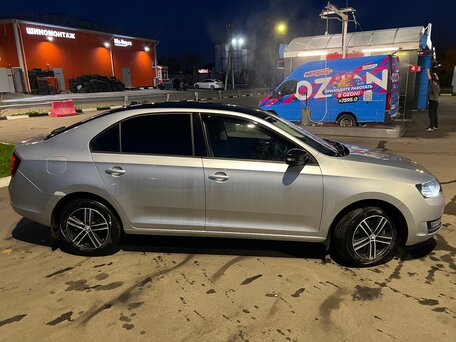 2018 Skoda Rapid I Рестайлинг, серебристый, 1000000 рублей, вид 2