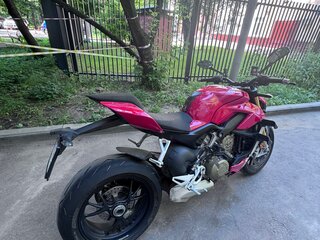 2021 Ducati Streetfighter V4, красный, 1900000 рублей, вид 3