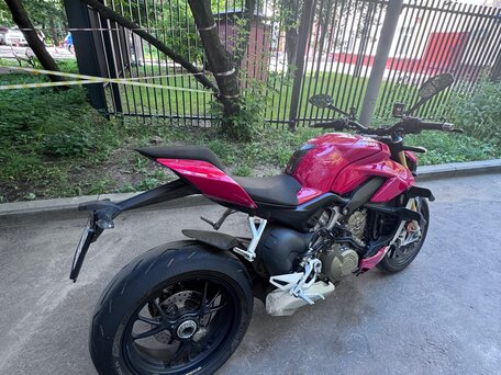 2021 Ducati Streetfighter V4, красный, 1900000 рублей, вид 3