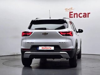 2023 Chevrolet TrailBlazer III Рестайлинг, белый, 1670000 рублей, вид 4