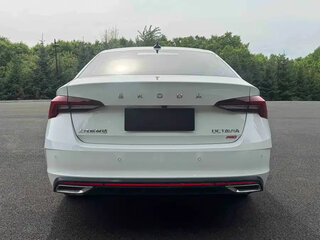 2023 Skoda Octavia IV (A8), белый, 2099111 рублей, вид 5