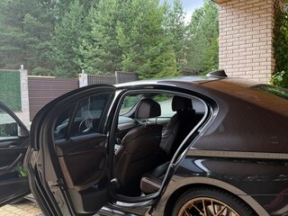 2017 BMW 5 серии 540i xDrive VII (G30/G31/G38), чёрный, 4500000 рублей, вид 3