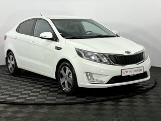 2013 Kia Rio 5-speed III, белый, 950000 рублей, вид 4