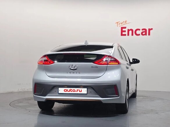 2018 Hyundai IONIQ, серебристый, 1150001 рублей - вид 2