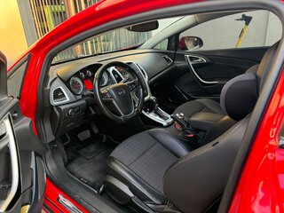 2013 Opel Astra GTC J Рестайлинг, красный, 1200000 рублей, вид 5