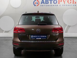 2012 Volkswagen Touareg II, коричневый, 2155000 рублей, вид 4