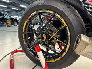2022 Ducati Streetfighter V4, серый, 3800000 рублей, вид 5