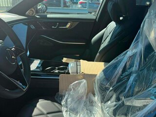 2026 Mercedes-Benz Maybach S-Класс 580 II (Z223) Рестайлинг, зелёный, 34500000 рублей, вид 5