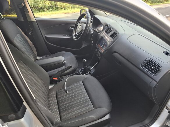 2015 Volkswagen Polo V Рестайлинг, серебристый - вид 9