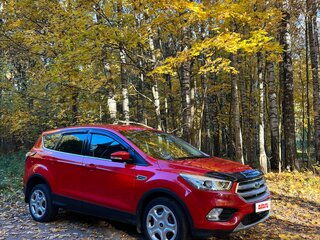 2017 Ford Kuga II Рестайлинг, красный, 1199000 рублей, вид 2