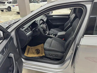 2025 Skoda Superb III Рестайлинг, серебристый, 2340000 рублей, вид 4
