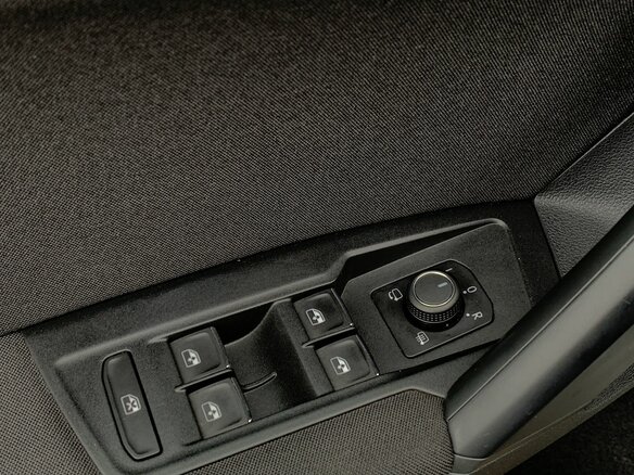 2019 Volkswagen Tiguan II, серебристый, 2359000 рублей - вид 13