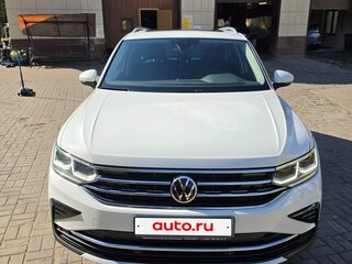 2021 Volkswagen Tiguan II Рестайлинг, белый, 3500000 рублей, вид 1