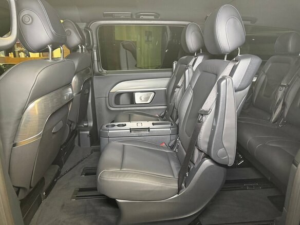 2024 Mercedes-Benz V-Класс Extra Long 300 d экстра длинный III (W447) Рестайлинг 2, чёрный, 17200000 рублей - вид 10