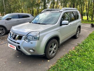 2014 Nissan X-Trail II Рестайлинг, серебристый, 1450000 рублей, вид 1