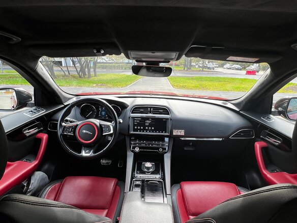 2019 Jaguar F-Pace I, красный, 3250000 рублей - вид 6
