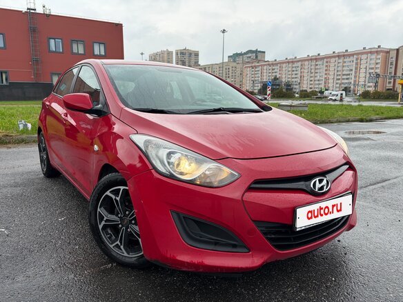 2012 Hyundai i30 II, красный, 899000 рублей