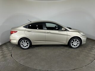 2012 Hyundai Solaris I, серый, 720000 рублей, вид 4