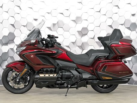 2025 Honda GL 1800 Gold Wing, красный, 3559000 рублей, вид 4