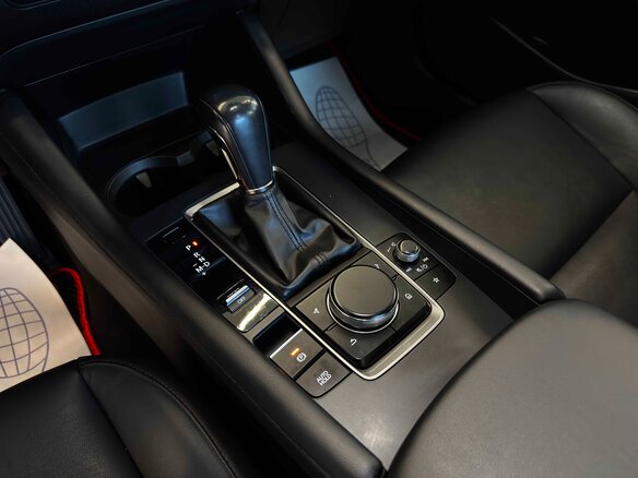 2022 Mazda 3 IV (BP), чёрный, 2147000 рублей - вид 16