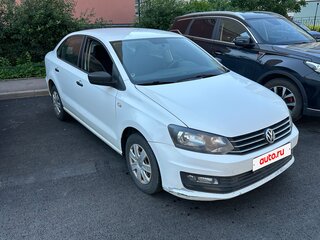 2018 Volkswagen Polo V Рестайлинг, белый, 800000 рублей, вид 2