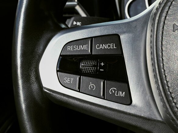 2019 BMW 3 серии 330i VII (G2x), синий, 3380000 рублей - вид 12