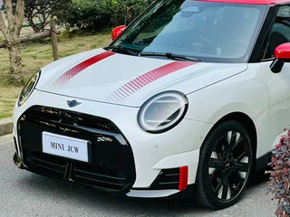 2025 Mini Hatch JCW Electric IV (F65/F66/J01), белый, 6390000 рублей, вид 4