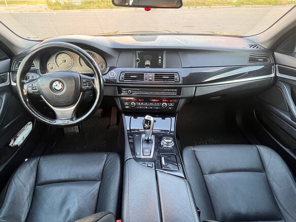 2010 BMW 5 серии 523i VI (F10/F11/F07), чёрный, 1500000 рублей - вид 17