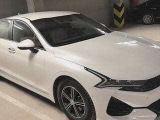 2021 Kia K5 III, белый, 2800000 рублей, вид 1